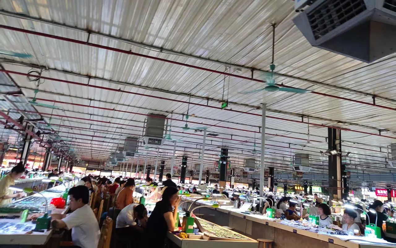 Inside the Sihui jadeite wholesale market hall